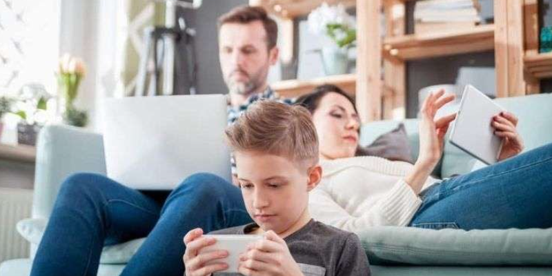 Peran Orang Tua Terhadap Gadget Pada Anak